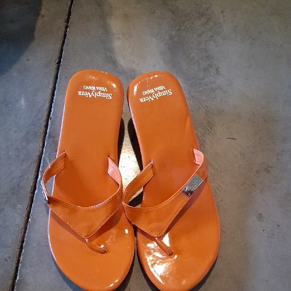 Simply Vera Vera Wang Orange Sandals Vibrant Thong Style